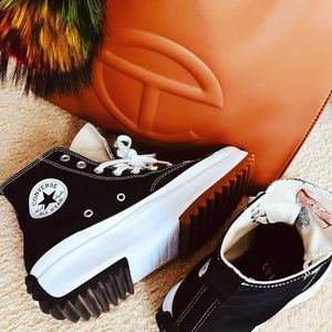 Authentic Medium Tan Telfar Bag- From Brooklyn NY
SERIOUS Buyers Only! NWT w/Box